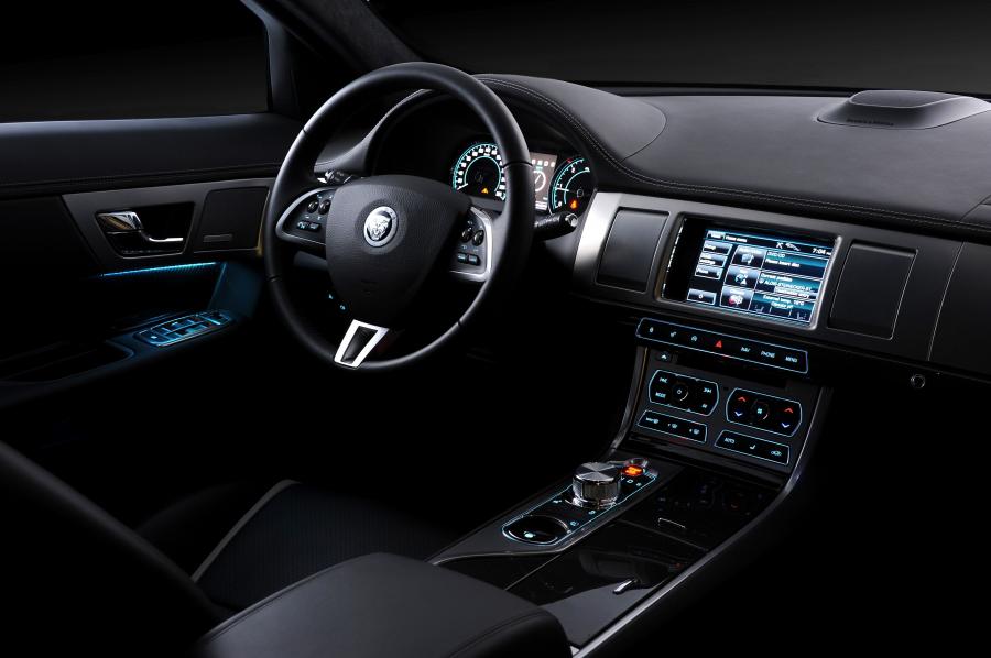  Jaguar XF 2011 года  (фото 14 из 79)